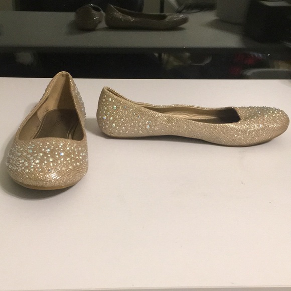 Gold sparkly flats! - Picture 2 of 6